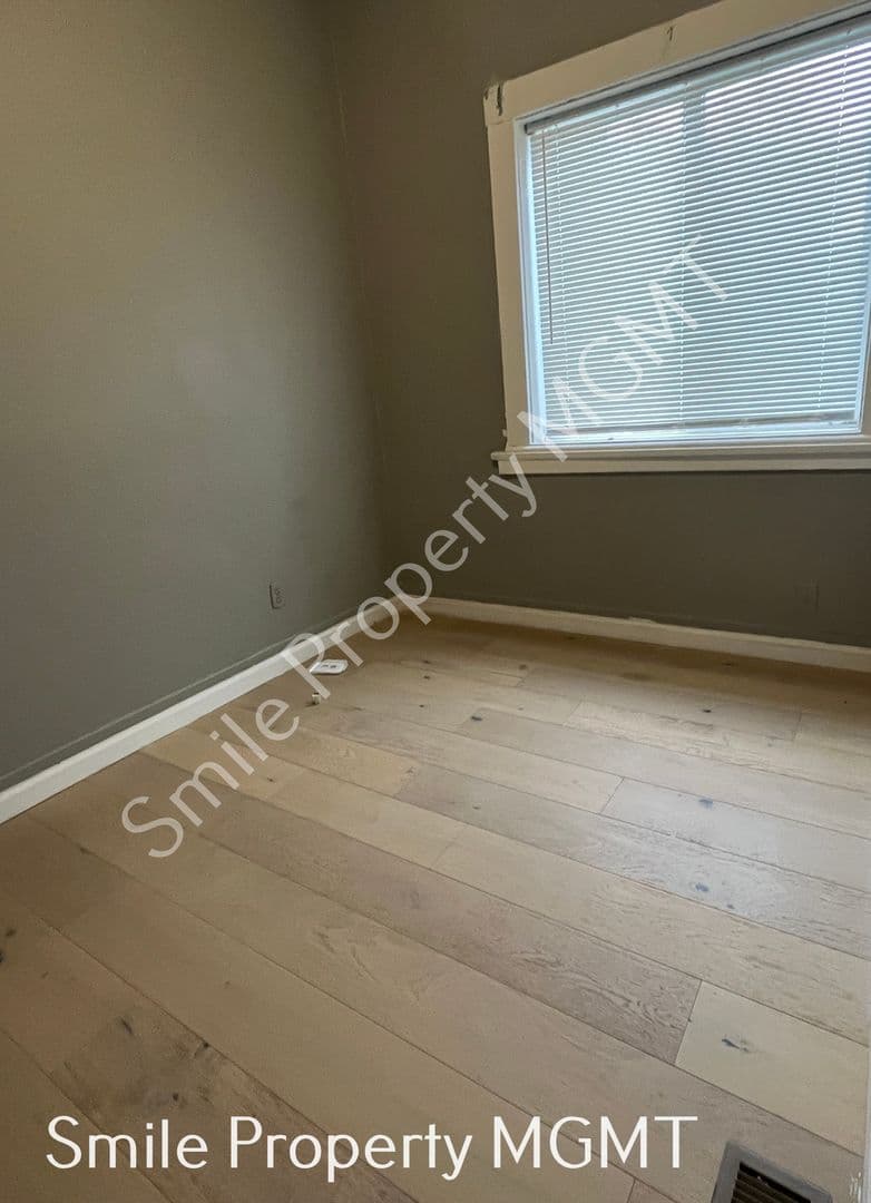 Portland House: 8148 Southeast Claybourne Street