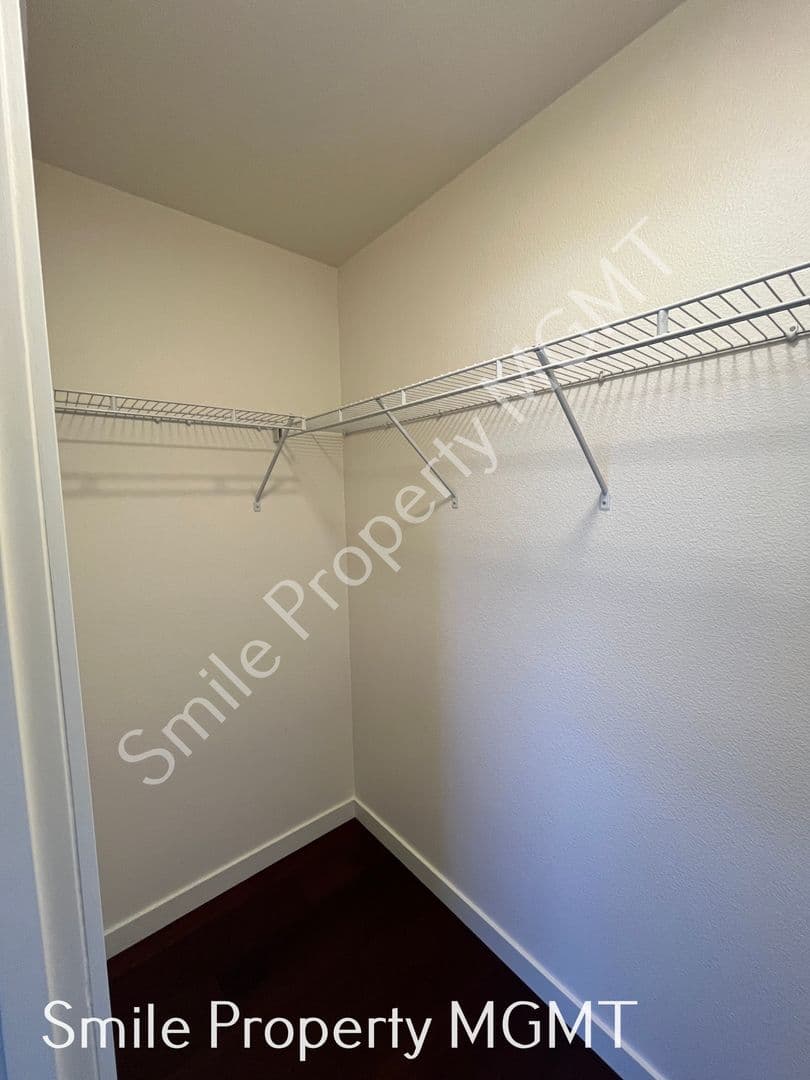Hillsboro House: 4524 SE Oakhurst Street
