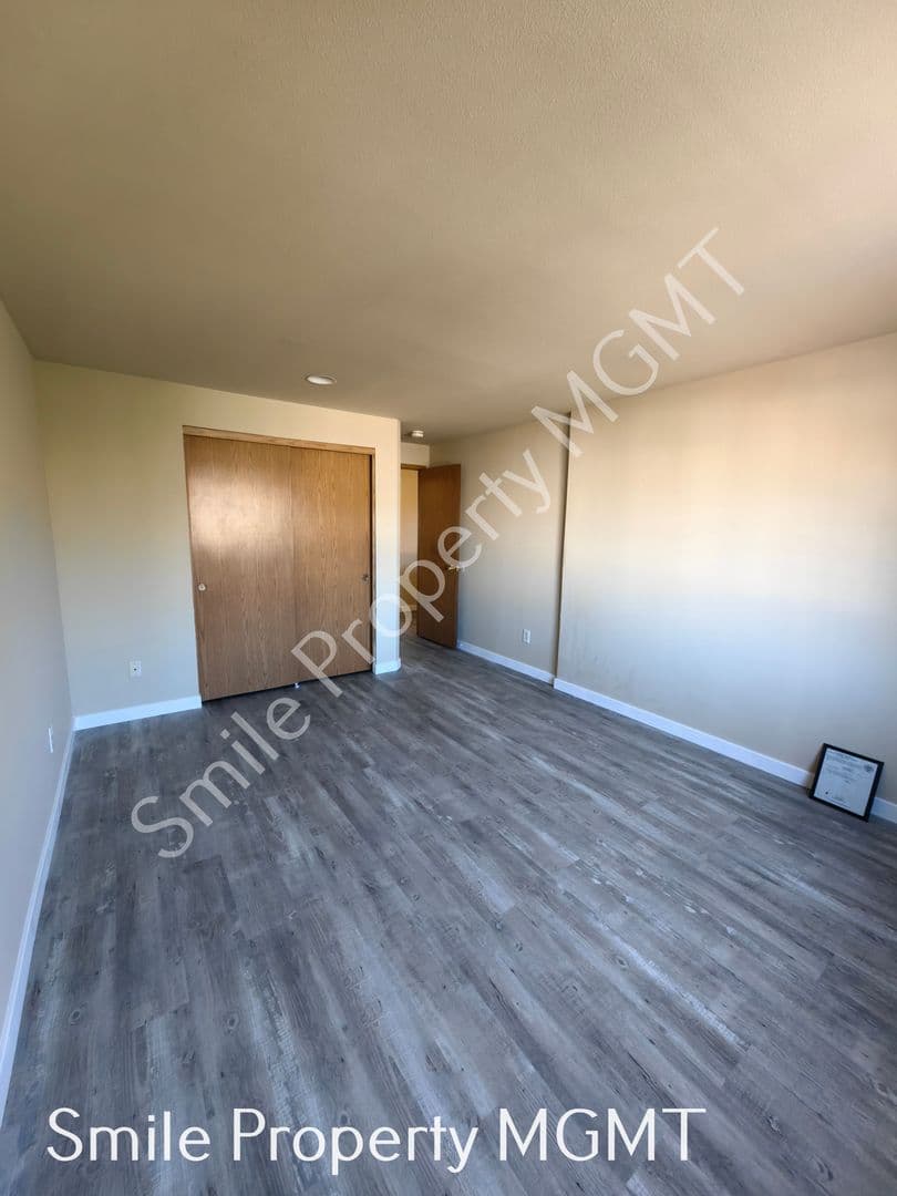 Portland House: 12616 Southeast Taggart Street