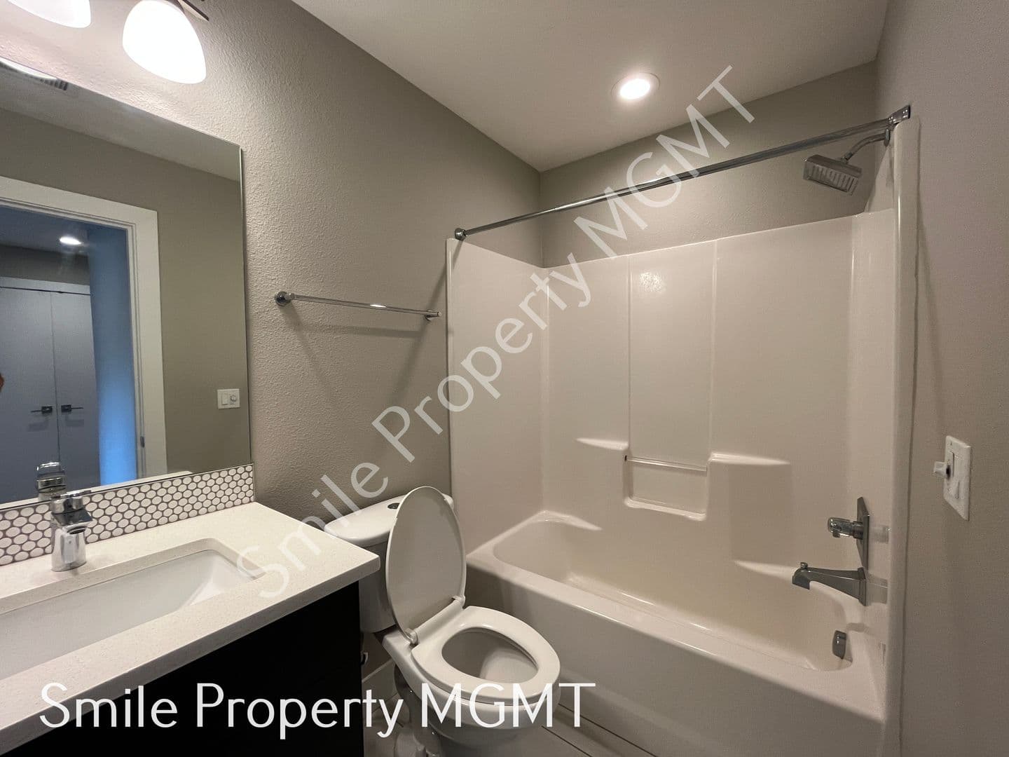Portland Apartment: 2416 Southeast Morrison Street