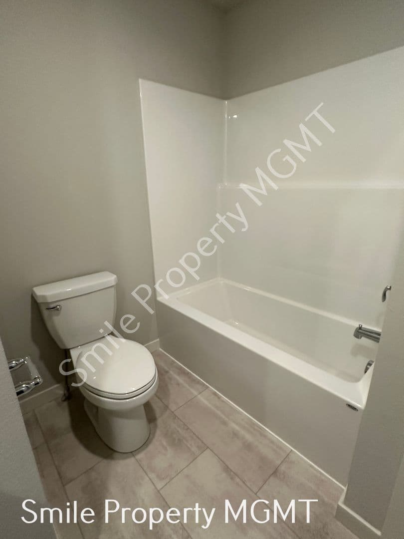 Tigard House: 16684 SW Darling Ln