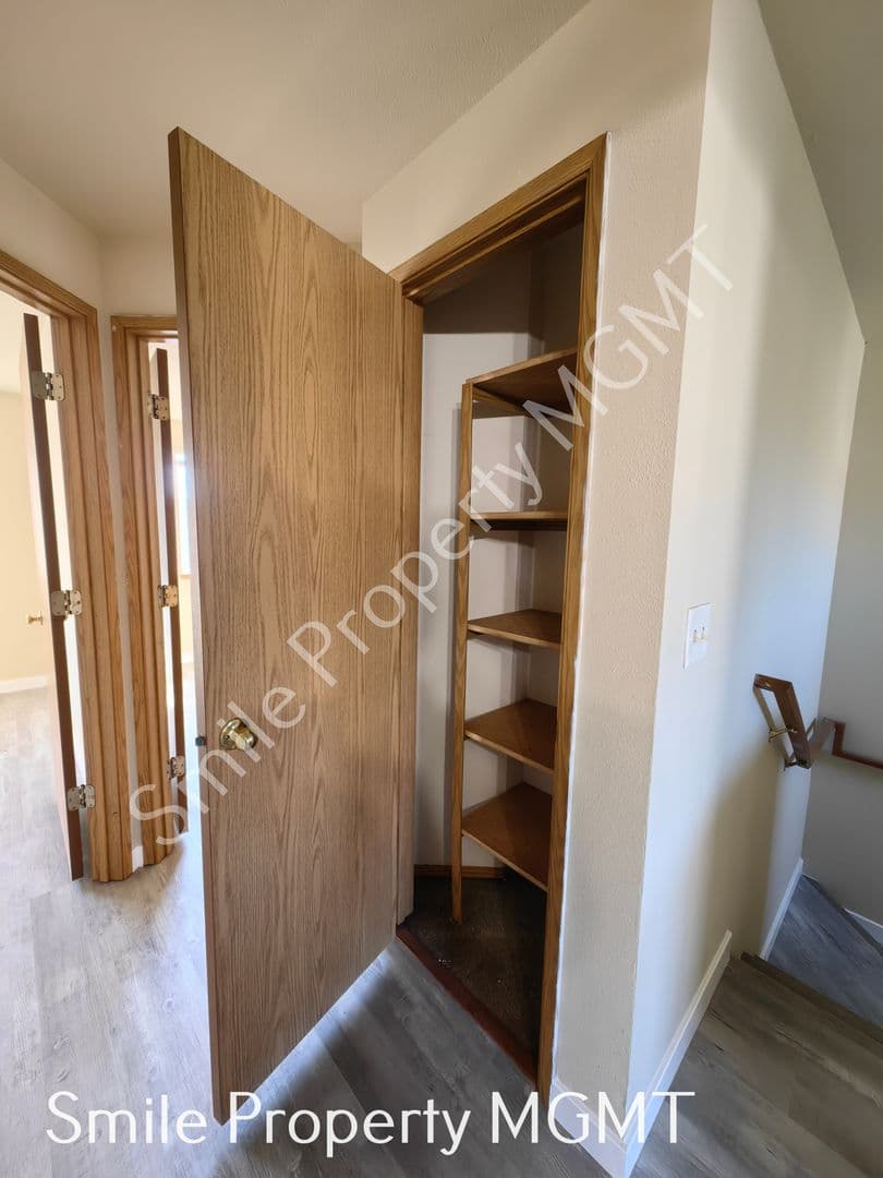 Portland House: 12616 Southeast Taggart Street