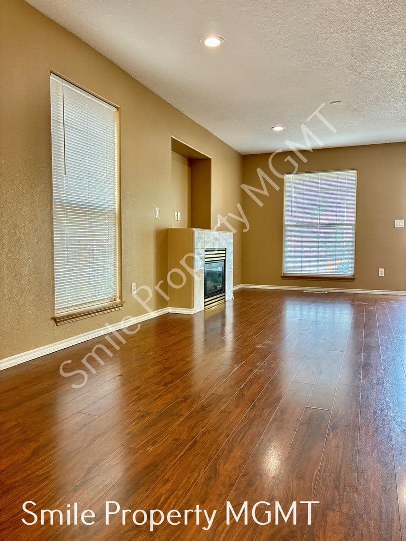 Portland House: 3308 Southeast 89th Avenue