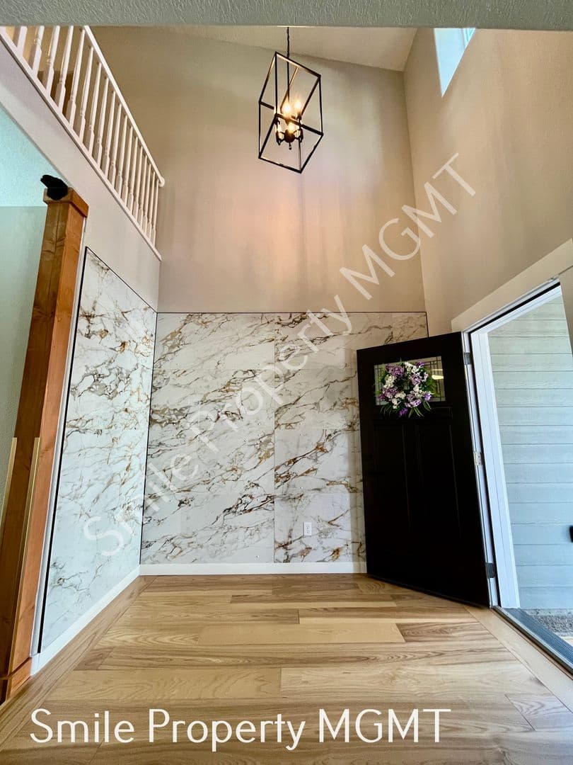Hillsboro House: 4524 SE Oakhurst Street