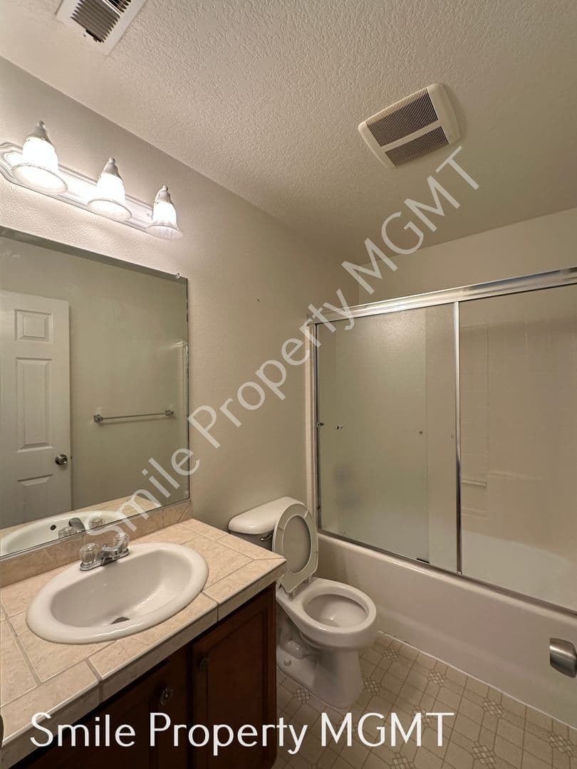 Portland House: 6422 SE 137th Ave