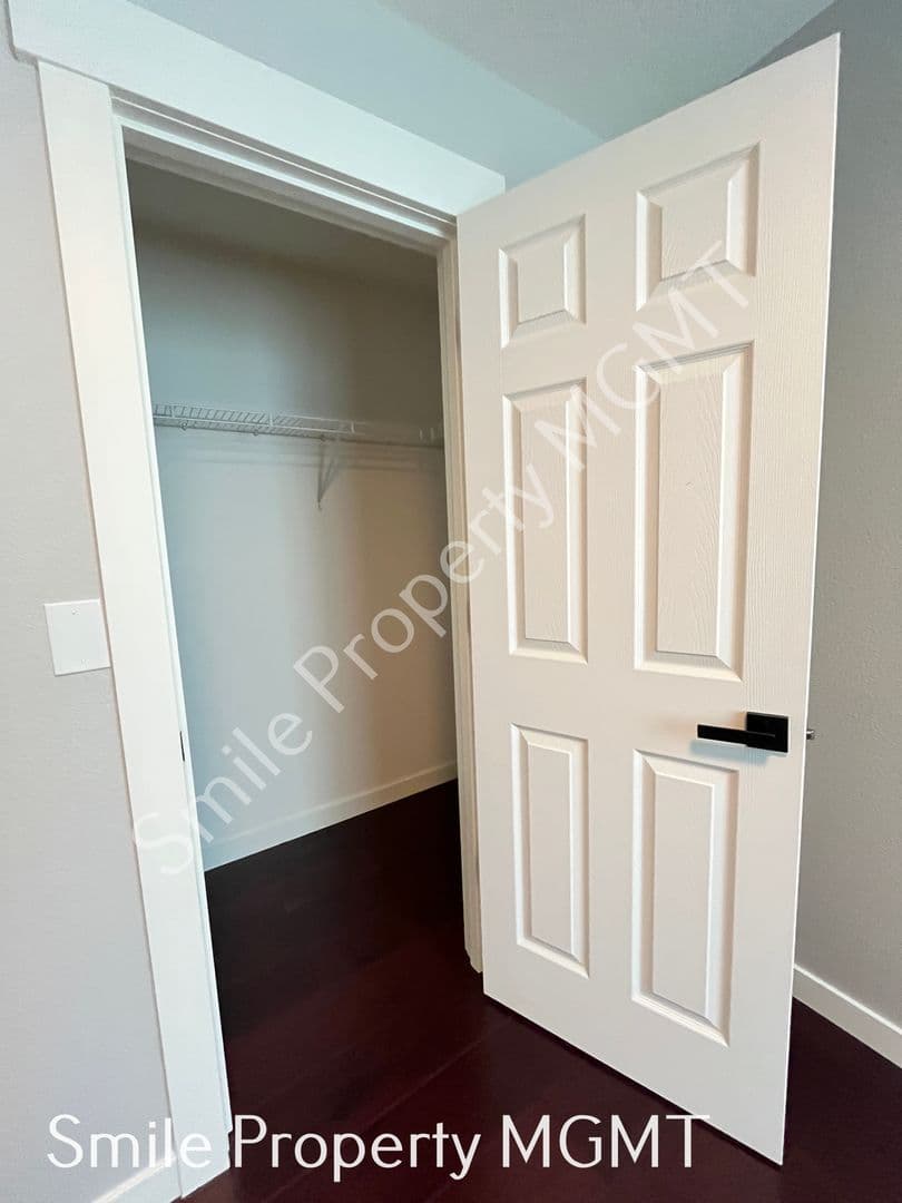 Hillsboro House: 4524 SE Oakhurst Street