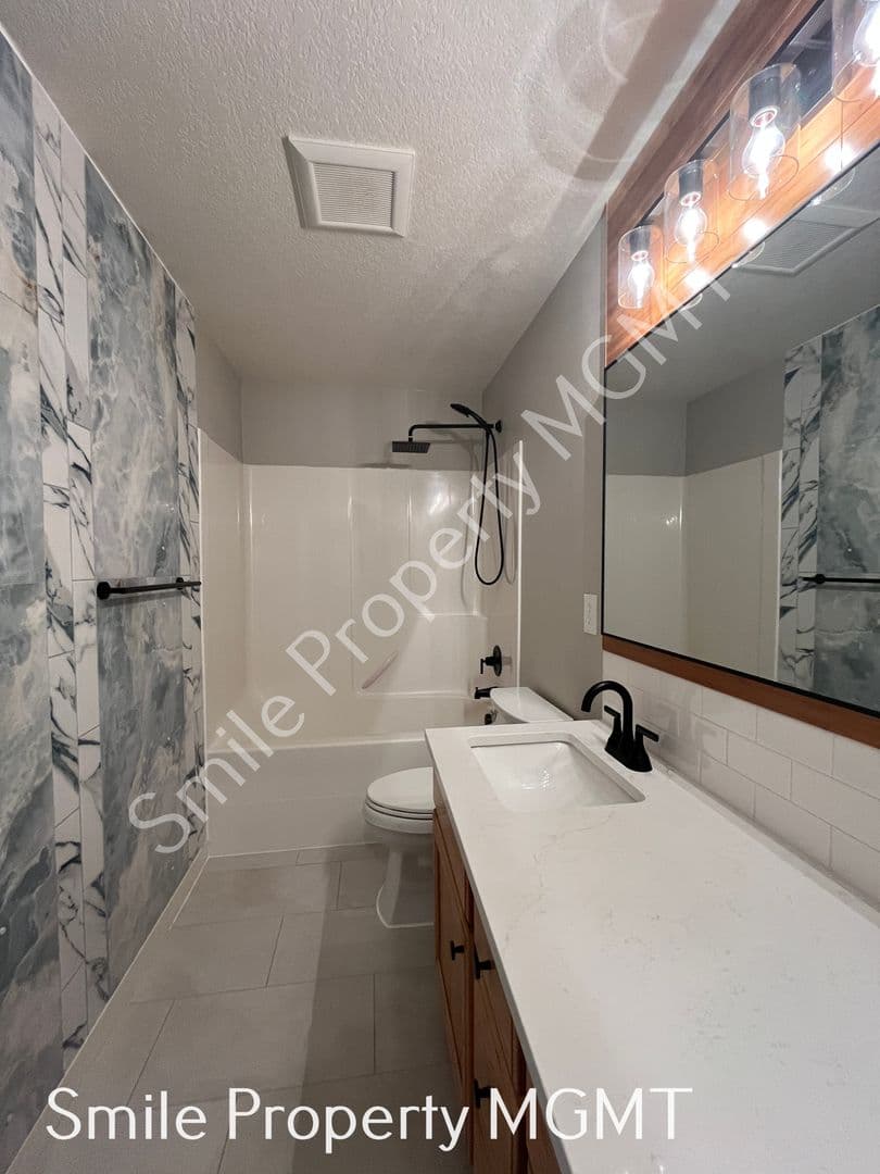 Hillsboro House: 4524 SE Oakhurst Street