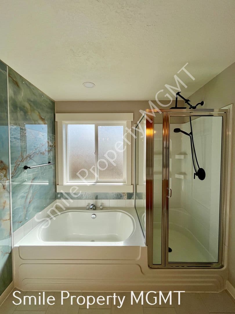 Hillsboro House: 4524 SE Oakhurst Street