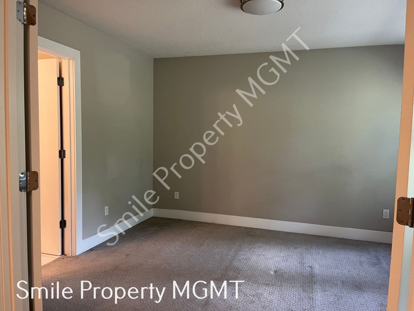 Portland Apartment: 2416 Southeast Morrison Street