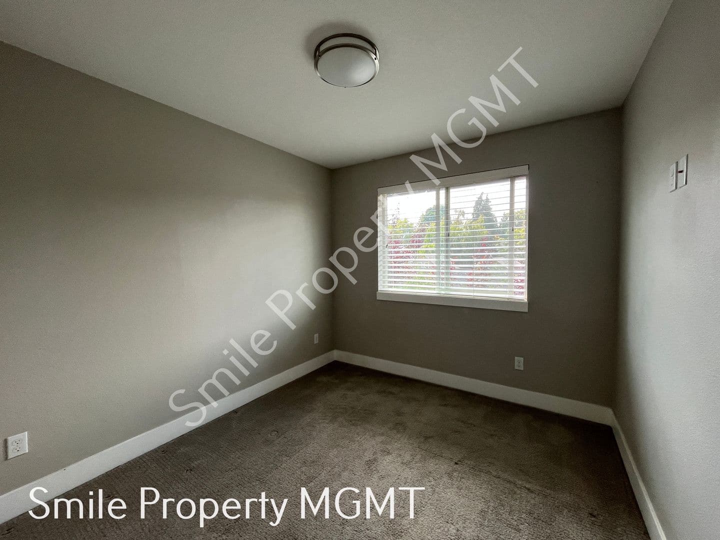 Portland Apartment: 2416 Southeast Morrison Street