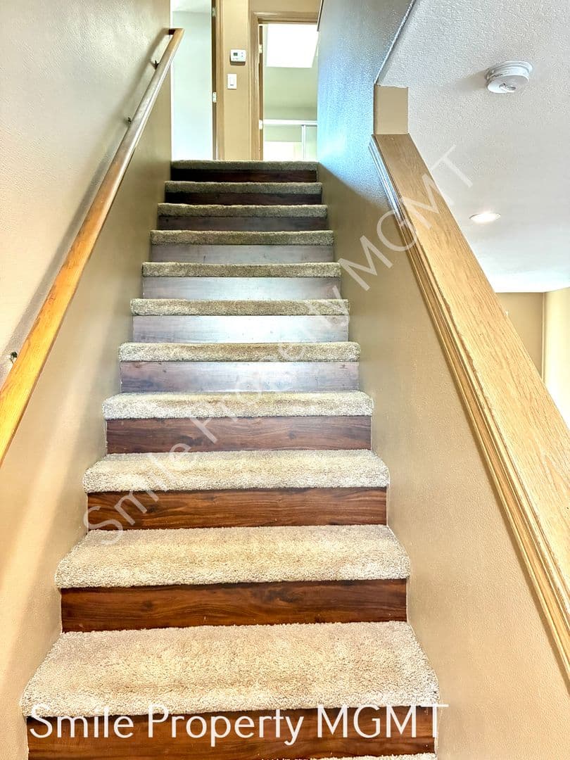 Portland House: 3308 Southeast 89th Avenue