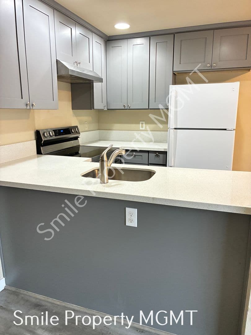 Portland House: 12616 Southeast Taggart Street