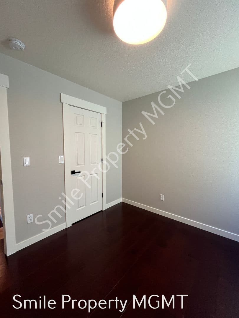 Hillsboro House: 4524 SE Oakhurst Street