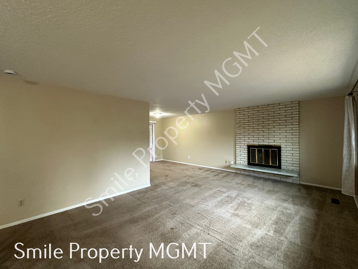 Portland House: 16927 Southeast Franklin Street