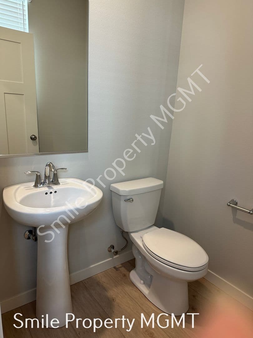 Tigard House: 16684 SW Darling Ln