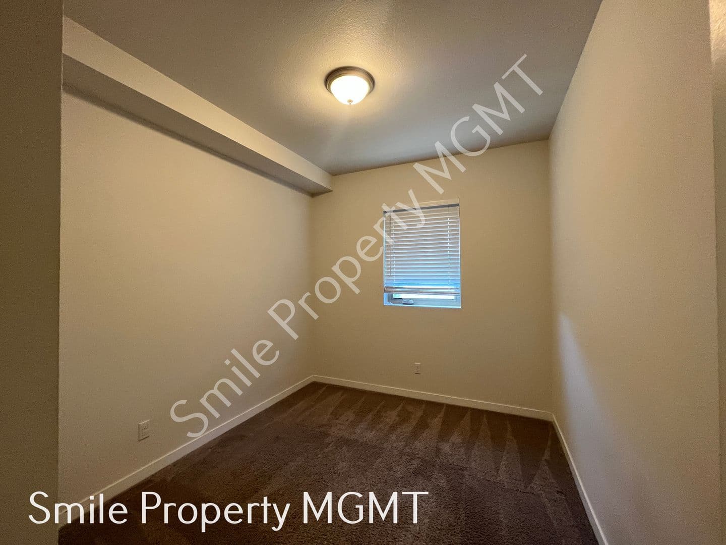 Portland Apartment: 6940 Southeast Long Street