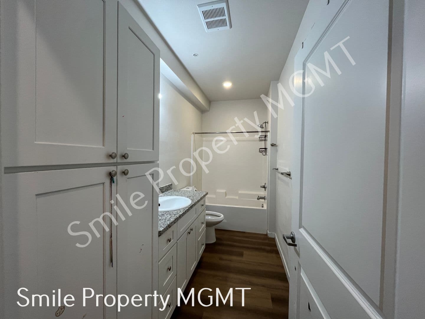 Portland Apartment: 6940 Southeast Long Street
