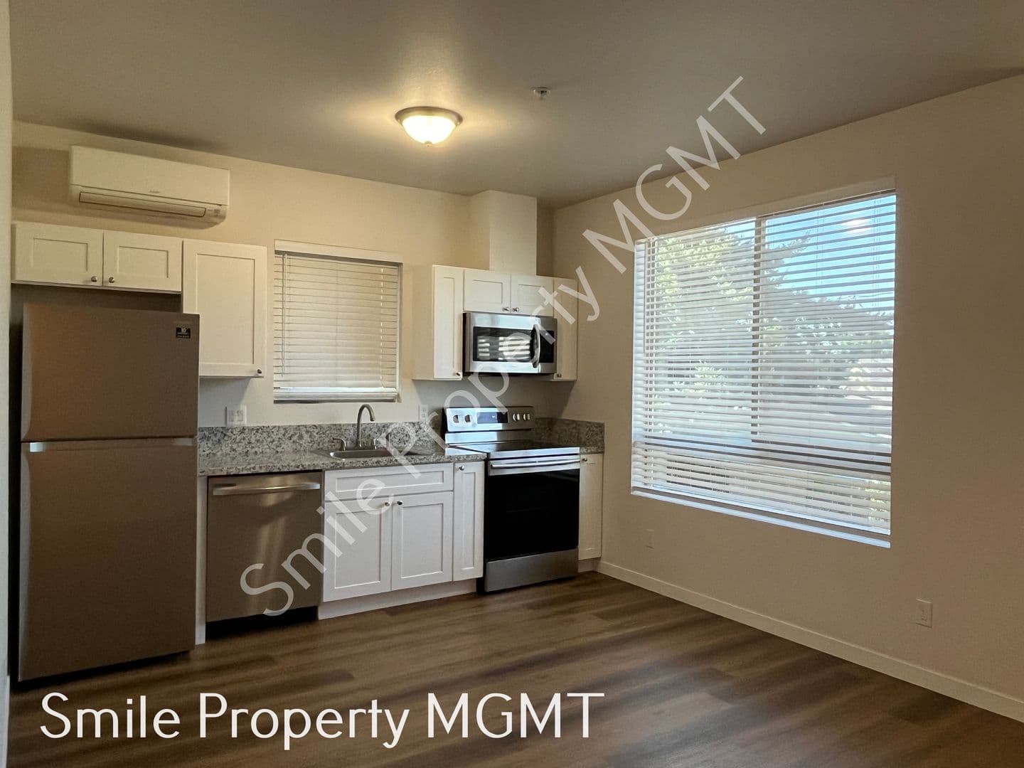 Portland Apartment: 6940 Southeast Long Street