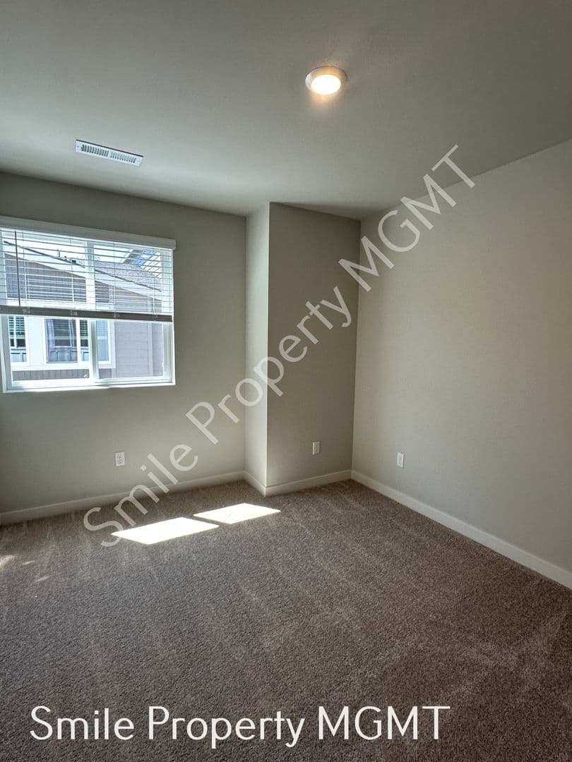 Tigard House: 16684 SW Darling Ln