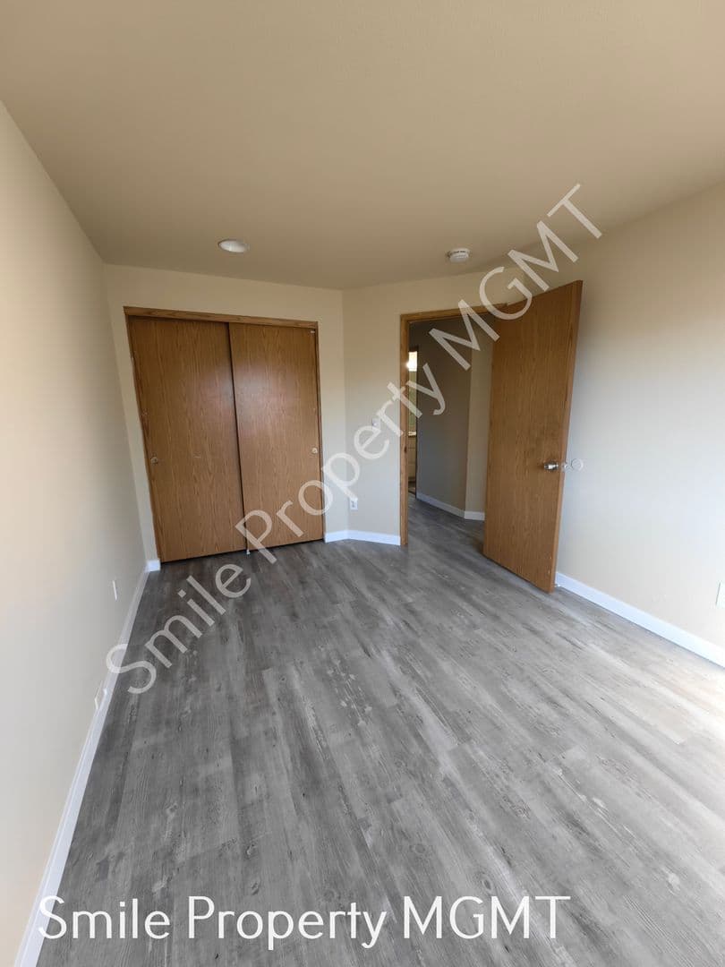 Portland House: 12616 Southeast Taggart Street