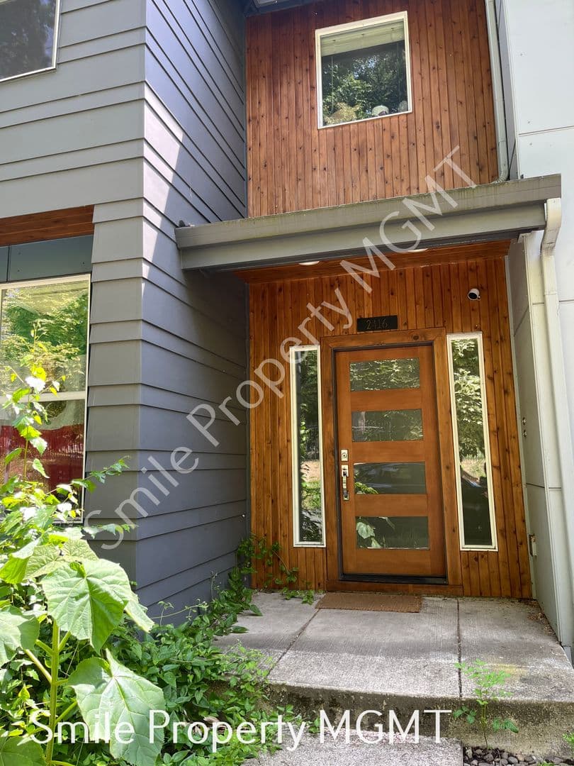 Portland Apartment: 2416 Southeast Morrison Street