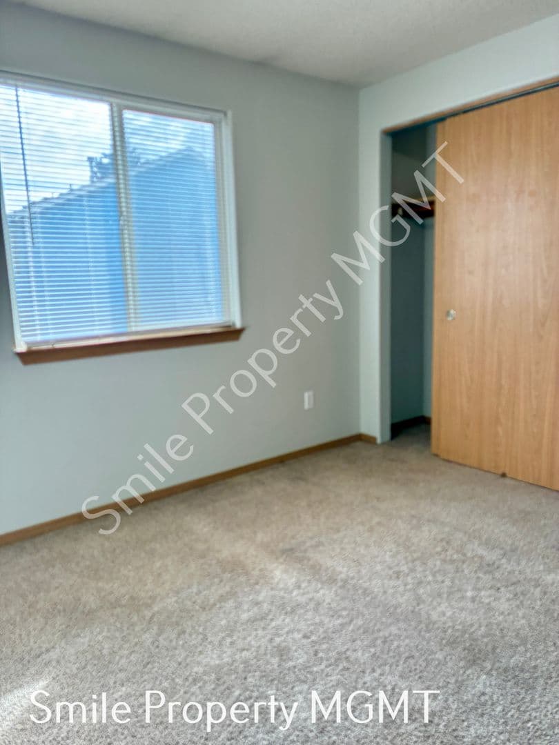 Portland House: 3308 Southeast 89th Avenue