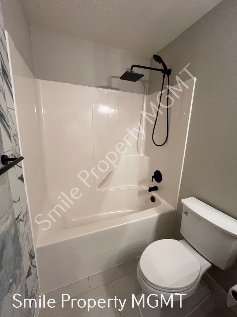 Hillsboro House: 4524 SE Oakhurst Street