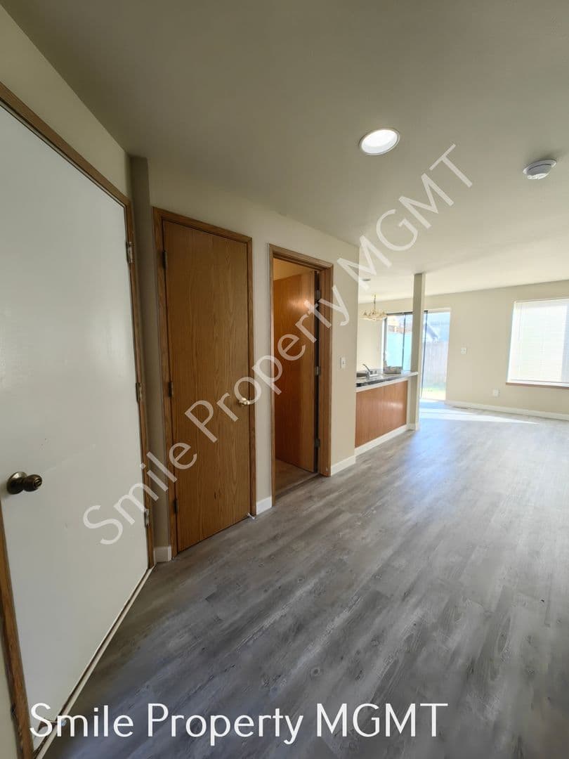 Portland House: 12616 Southeast Taggart Street