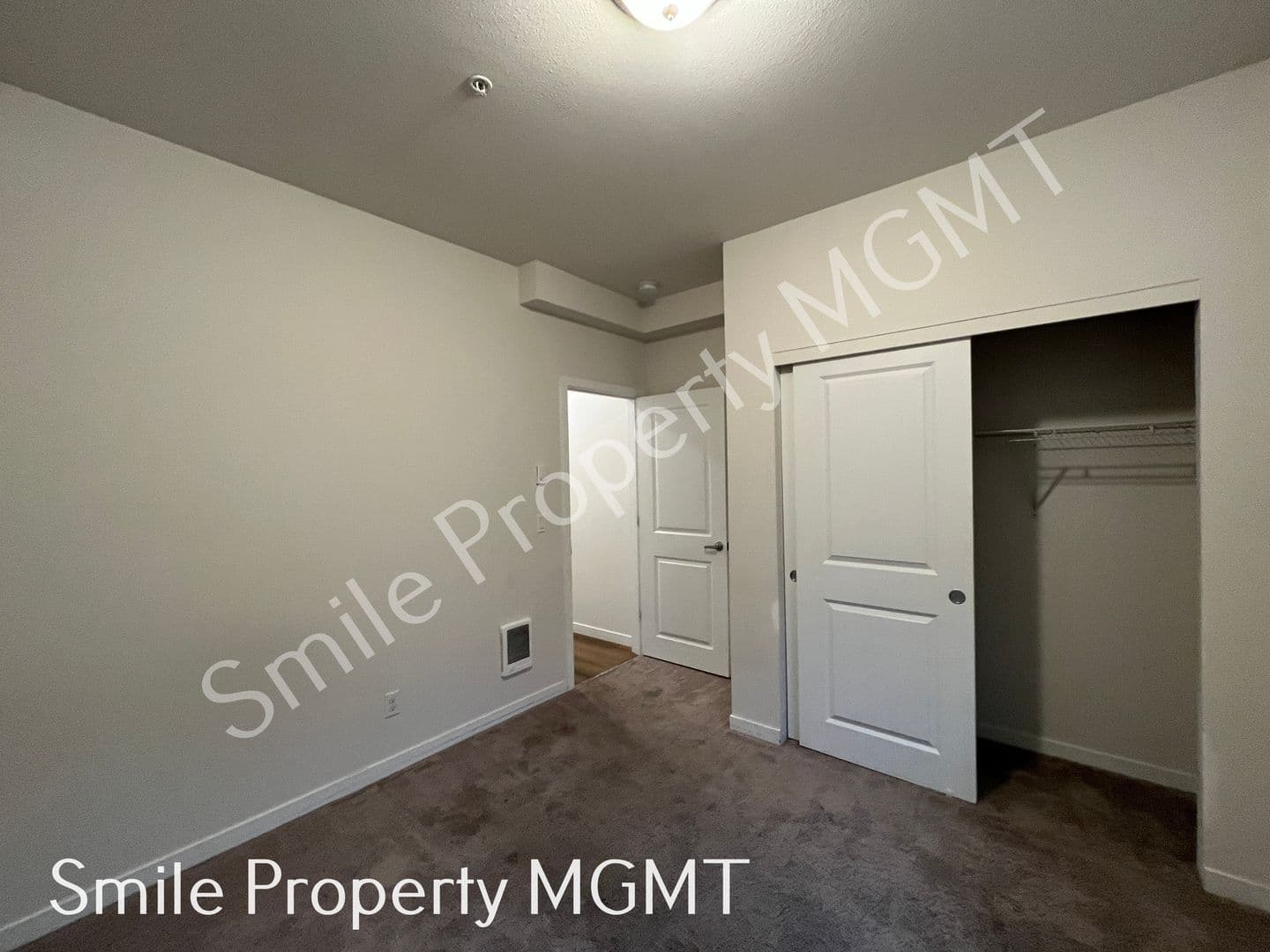 Portland Apartment: 6940 Southeast Long Street