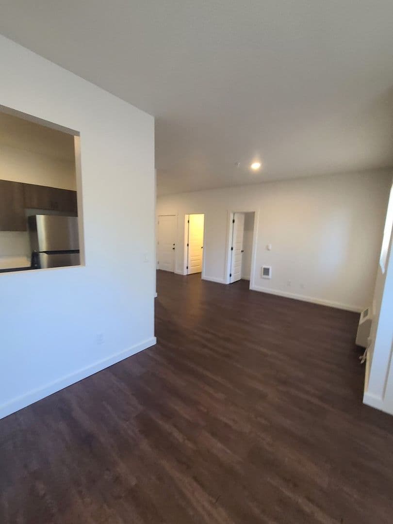 Sweet Home Apartment: 987 Long St