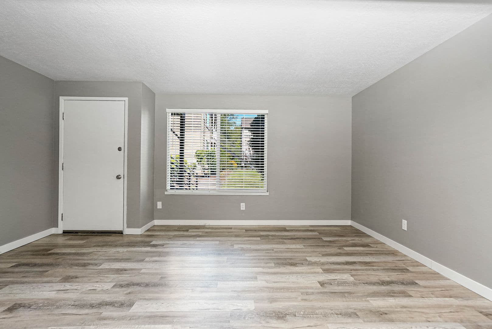 Salem Apartment: 2500 Lancaster Drive NE