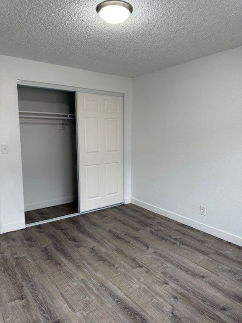 Salem Apartment: 3414 30th Ave NE