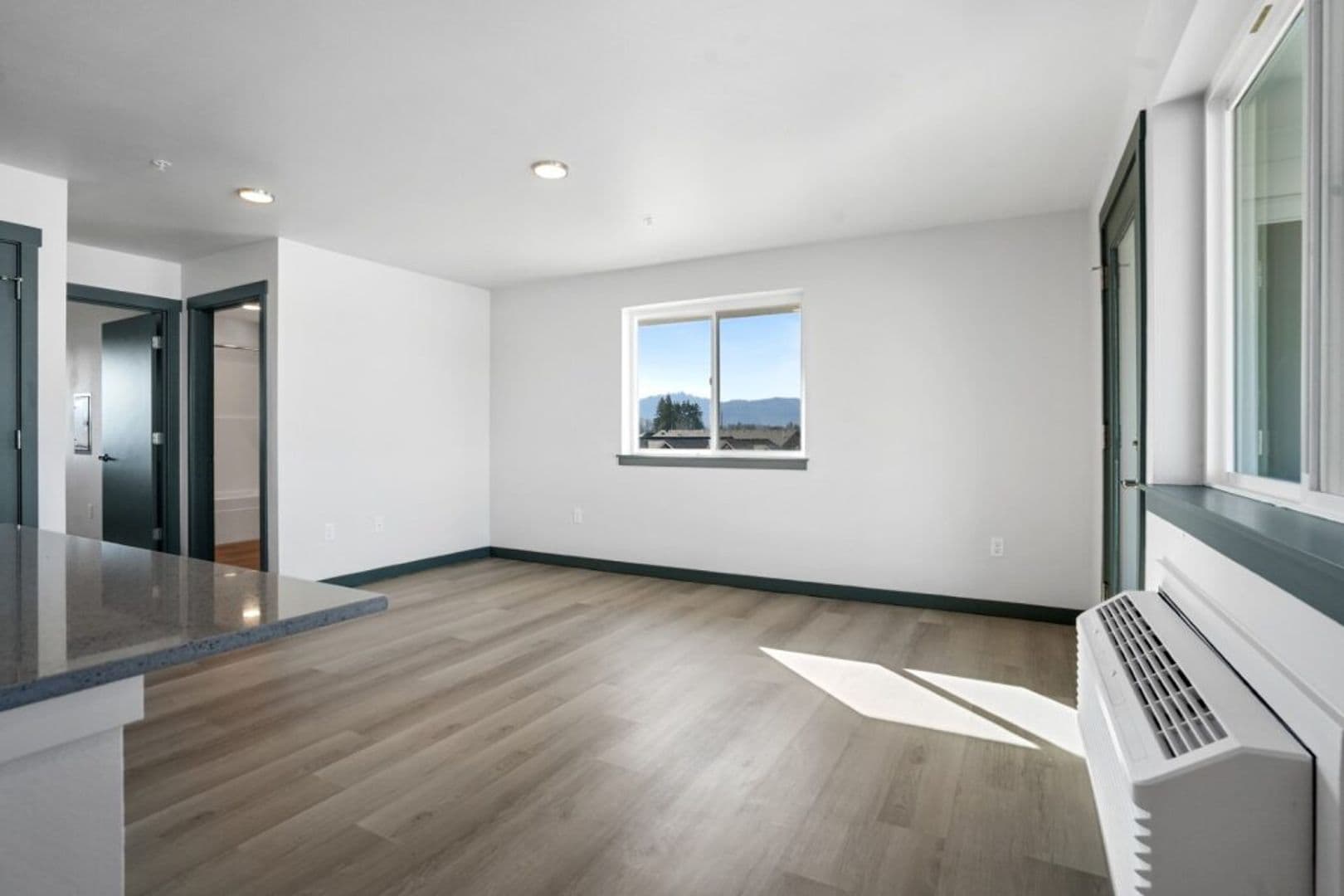 Lebanon Apartment: 305 East Airport Road