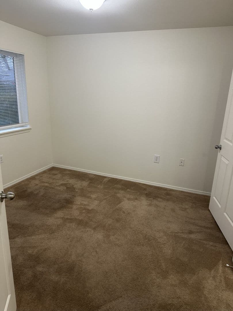 Keizer Apartment: 145 Dearborn Avenue N