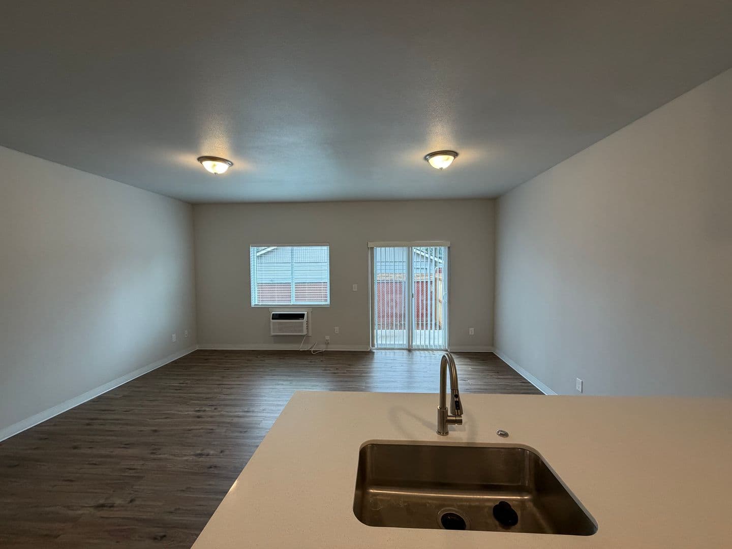 Keizer Apartment: 3983 Pleasant View Drive