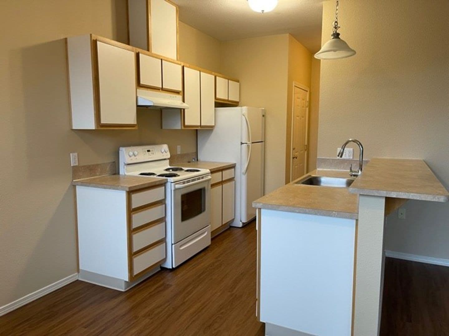 McMinnville Apartment: 2850 SW 2nd St