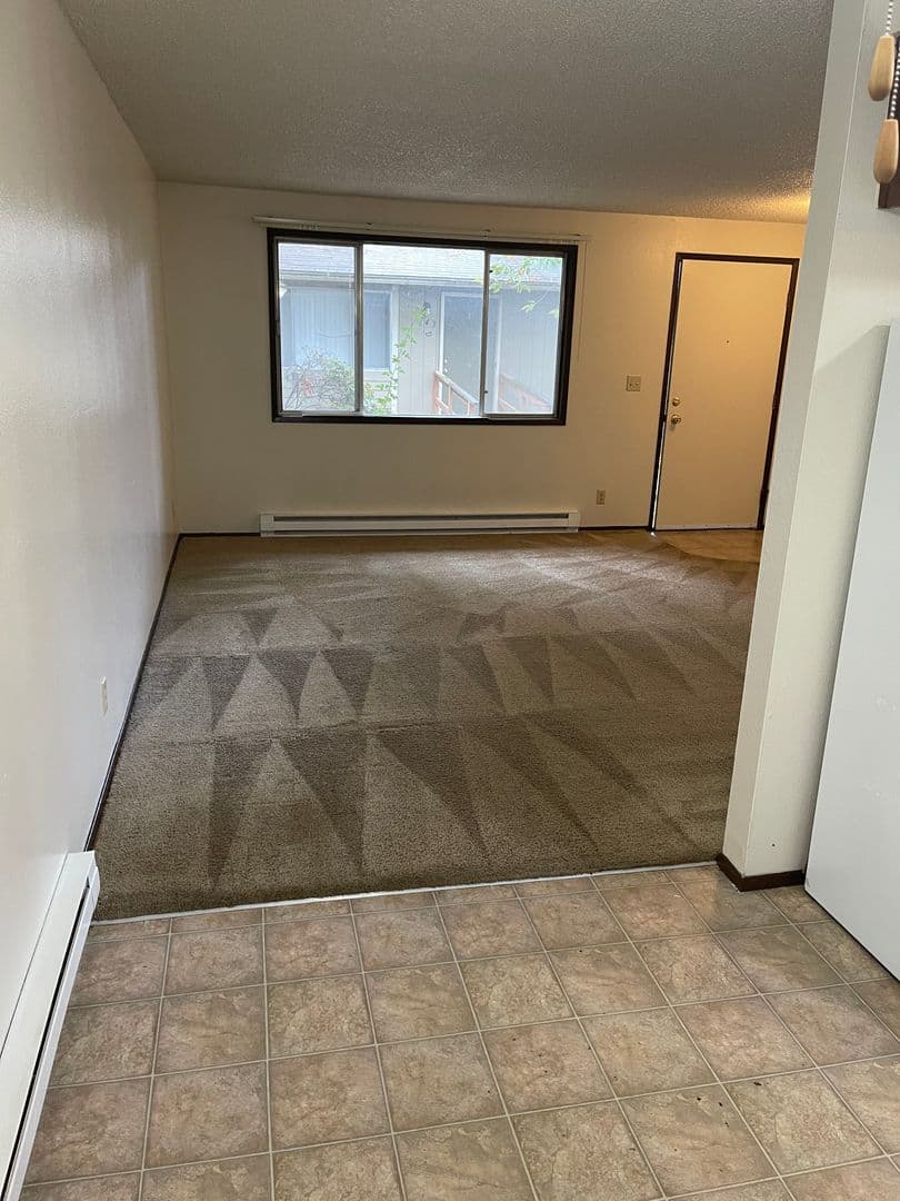 Keizer Apartment: 687 Bever Drive NE