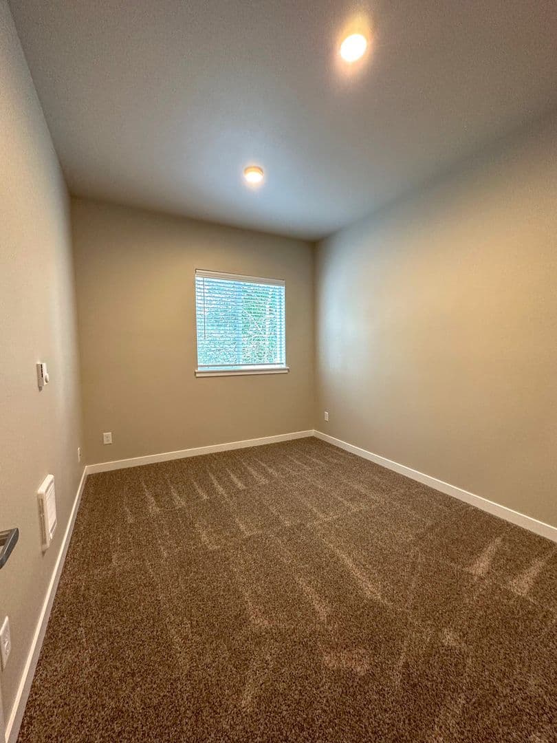 Salem Apartment: 4624 Lancaster Dr NE