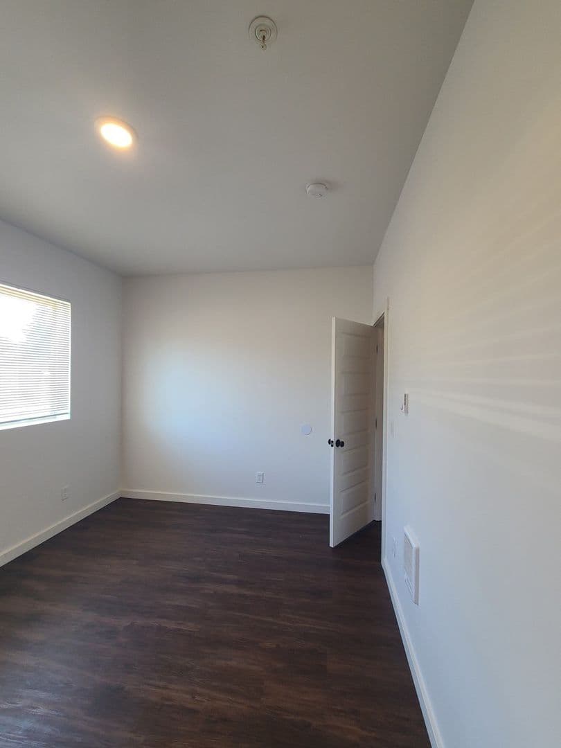 Sweet Home Apartment: 987 Long St