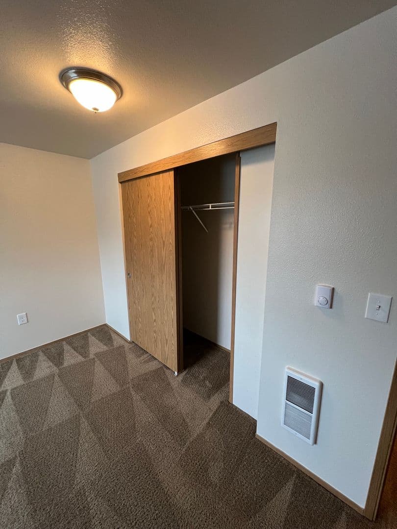 Albany Apartment: 872 Belmont Avenue SW