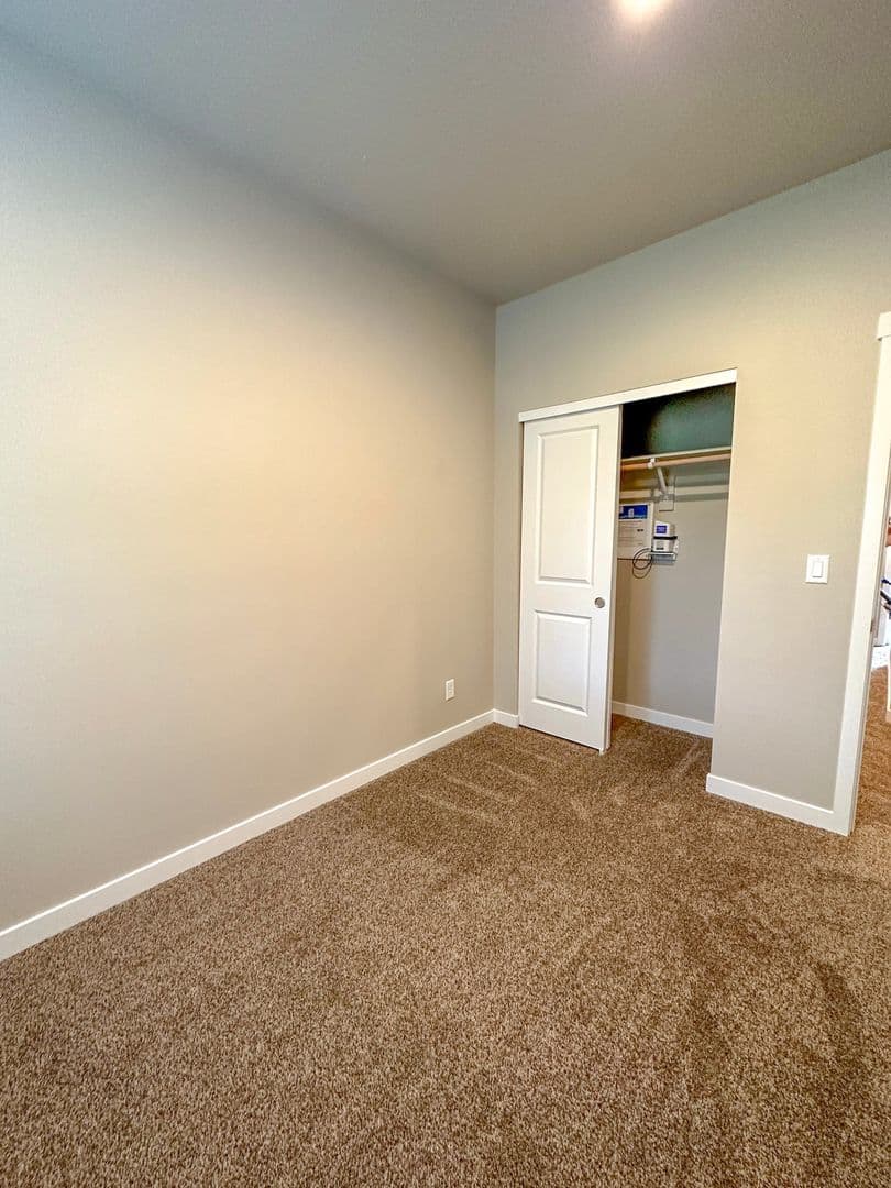 Salem Apartment: 4624 Lancaster Dr NE