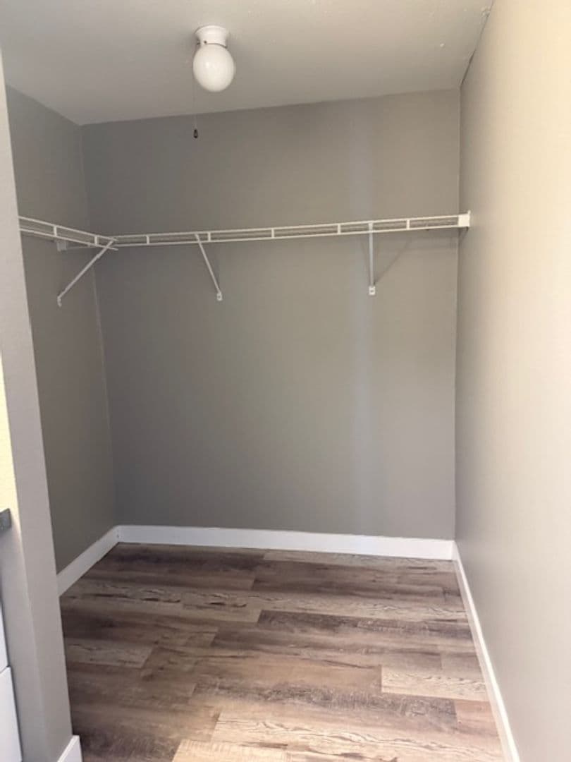 Salem Apartment: 2500 Lancaster Drive NE