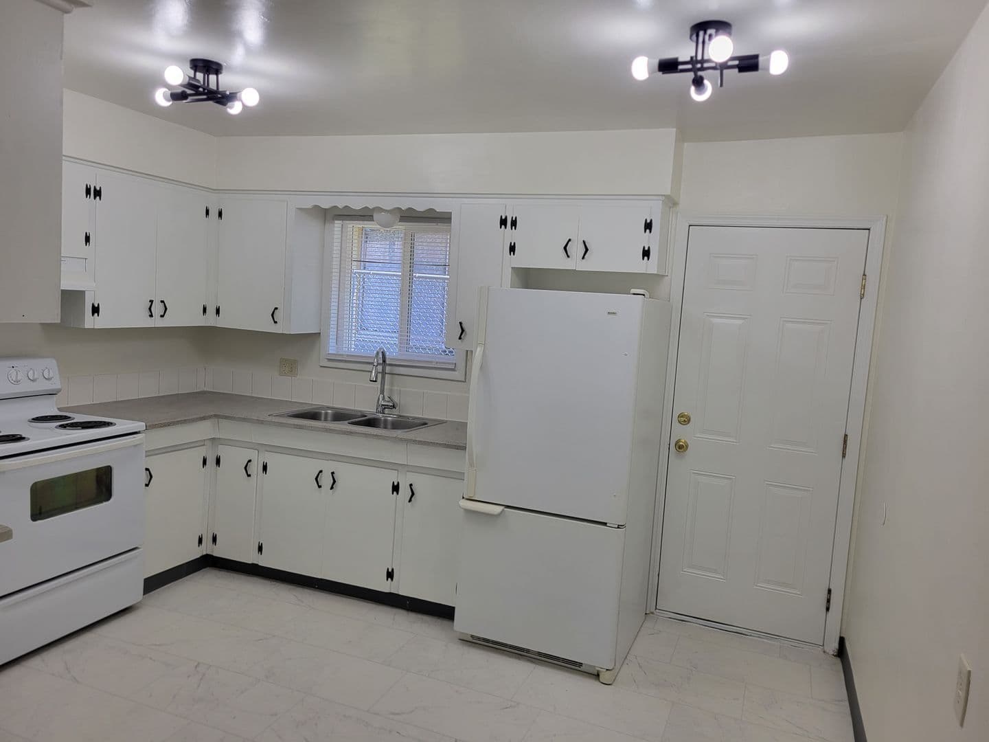 Salem Apartment: 2551 Hyde Ct SE