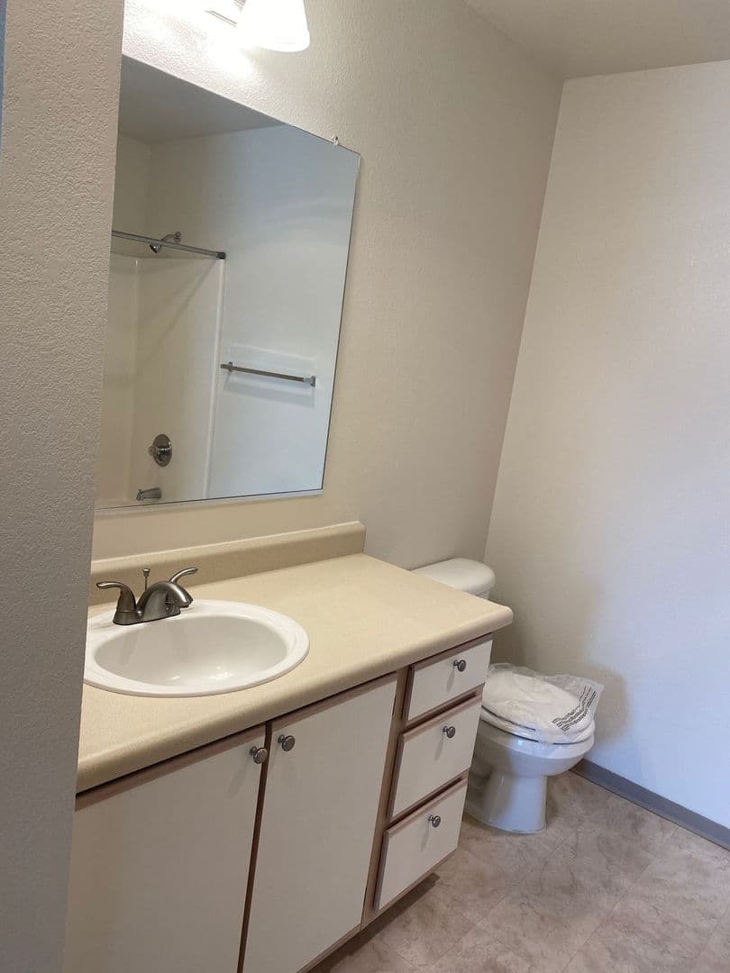 Albany Apartment: 3320 Jackson Street SE