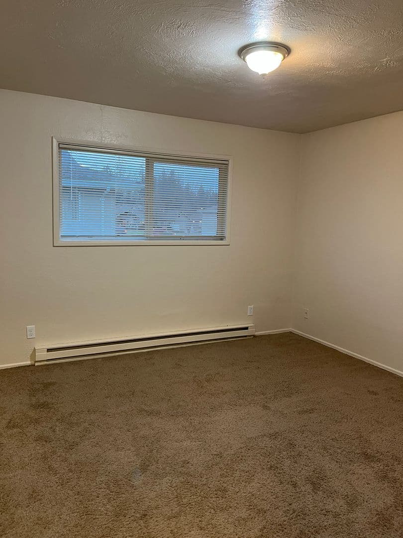 Salem Apartment: 4235 Fir Rest Way NE