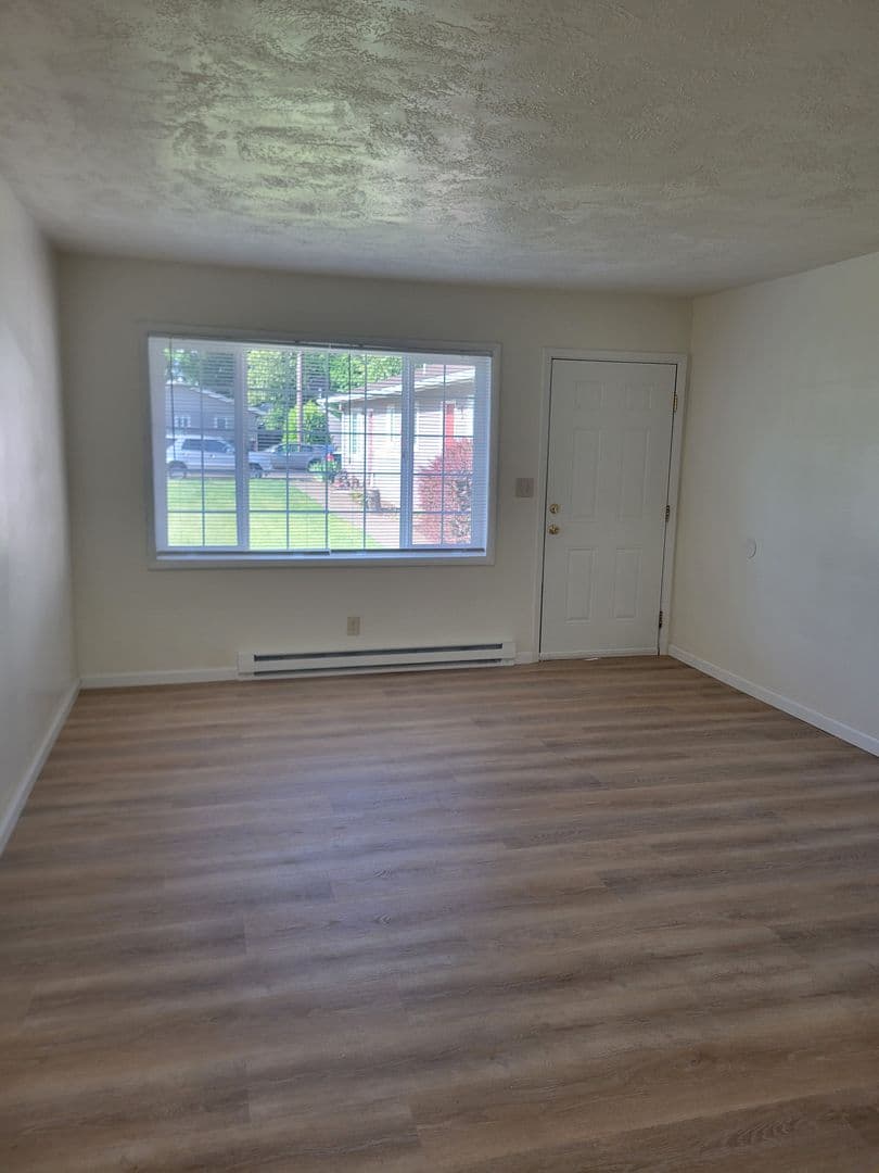 Salem Apartment: 2551 Hyde Ct SE