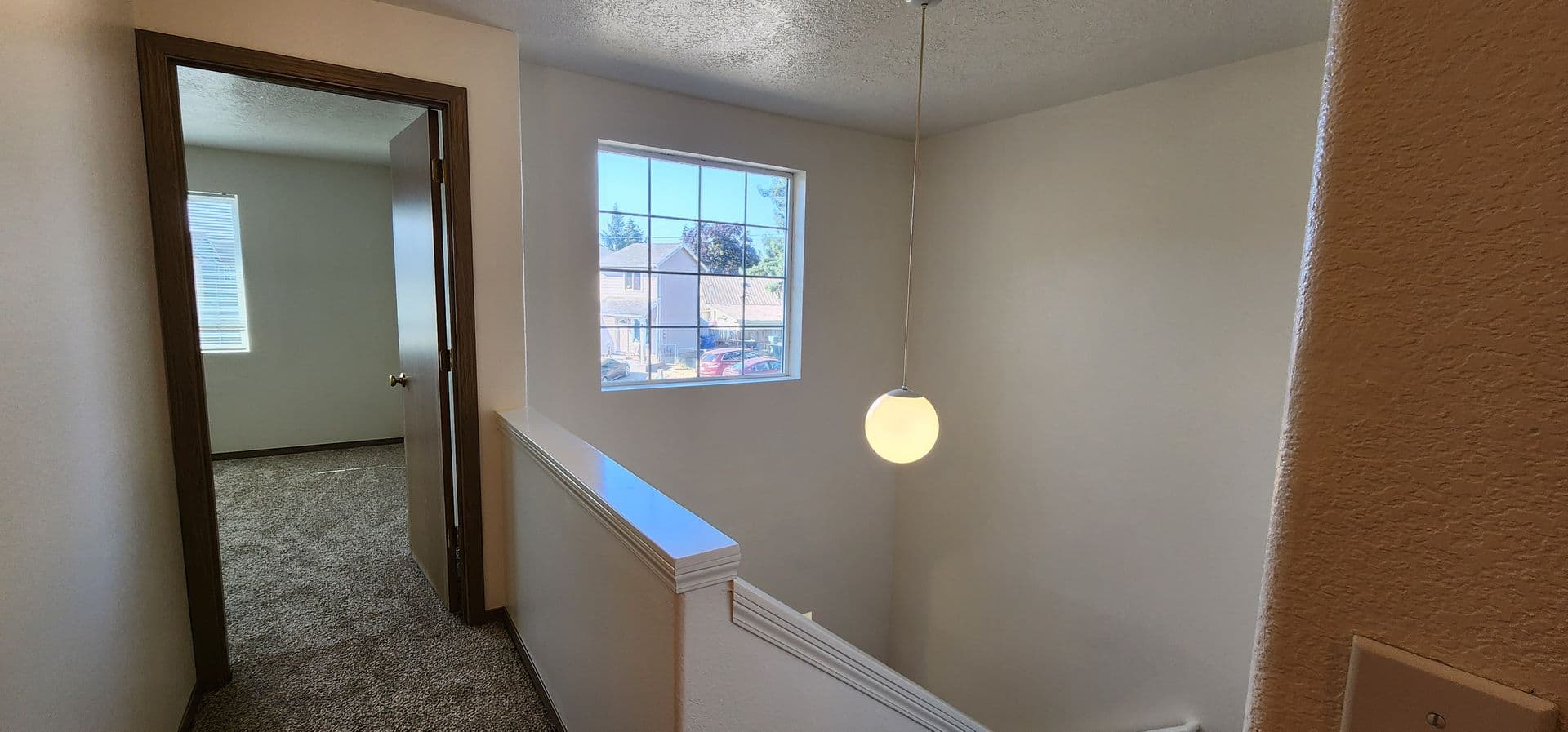 Keizer Apartment: 4022 Holly Ct NE