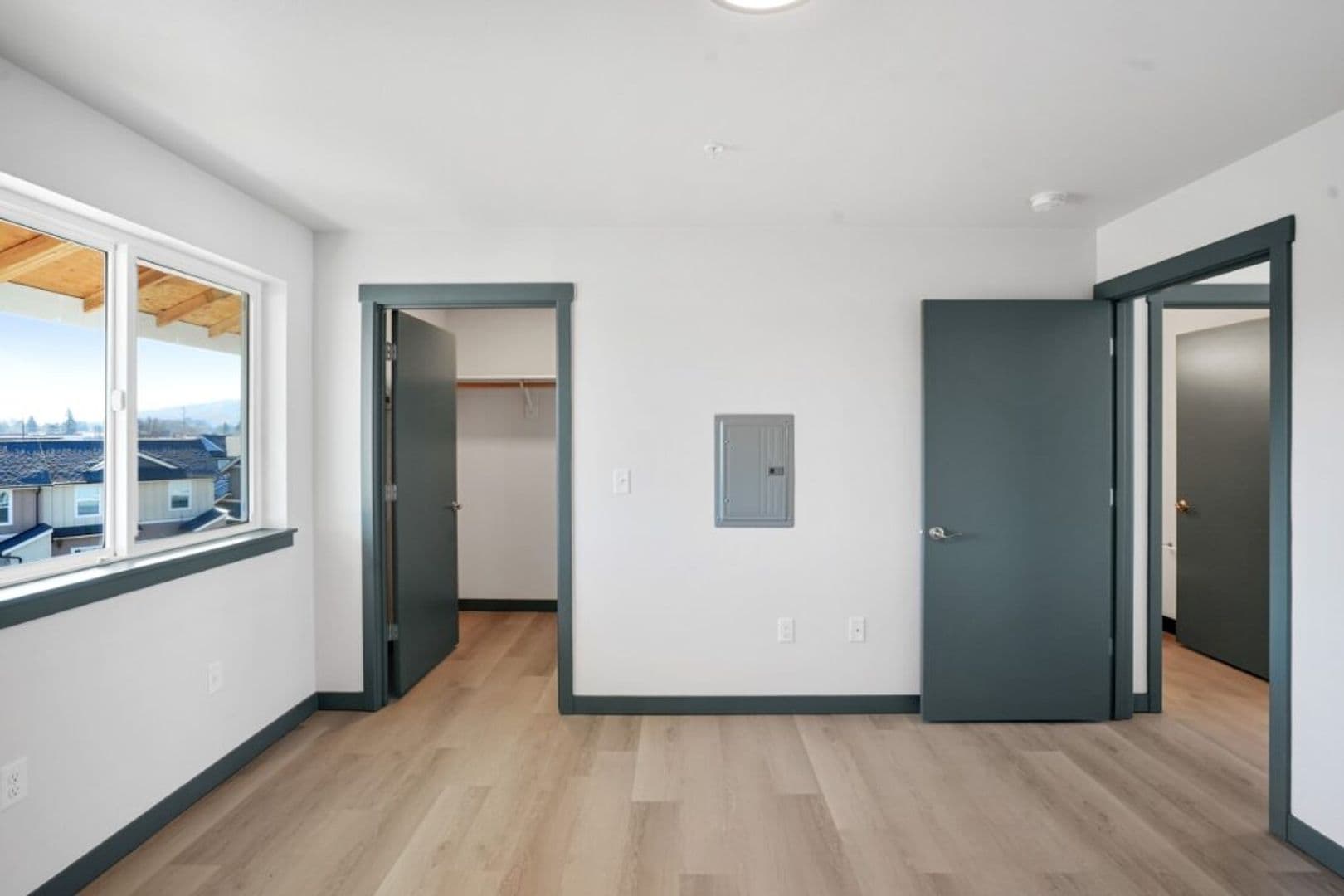 Lebanon Apartment: 305 East Airport Road