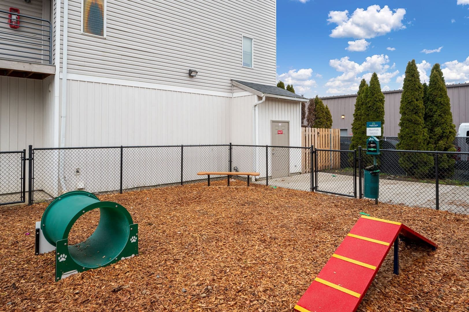 Salem Townhome: 3930 Sunnyview Road NE