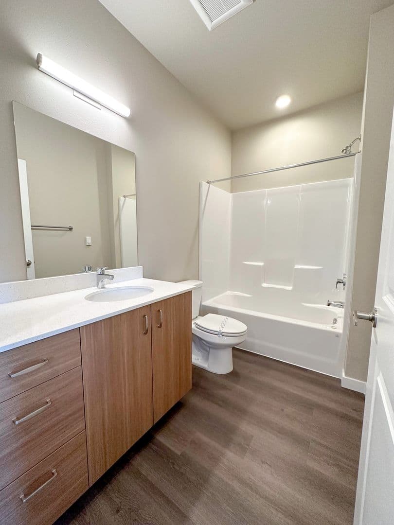 Salem Apartment: 4624 Lancaster Dr NE